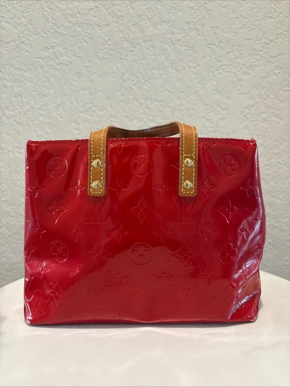 Louis Vuitton Red Patent
Monogram Vernis Tote with Tan Handles - Picture 2 of 16